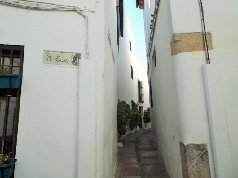 Juderia Cordoba Handkerchief Alley